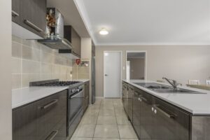 8 Pine Place, UPPER KEDRON, QLD 4055