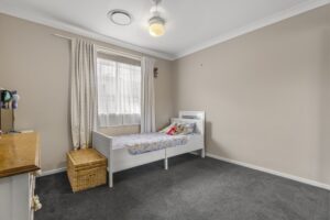 8 Pine Place, UPPER KEDRON, QLD 4055
