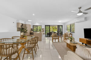 11 Creekside Court, EVERTON HILLS, QLD 4053