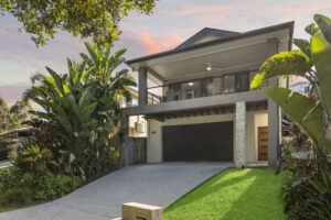 11 Creekside Court, EVERTON HILLS, QLD 4053