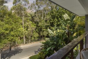 11 Creekside Court, EVERTON HILLS, QLD 4053