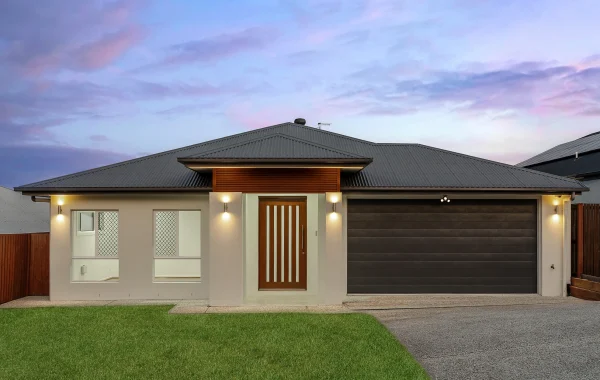 1ee4-H3381684-166957782__1759878919-38694-FacadeFront