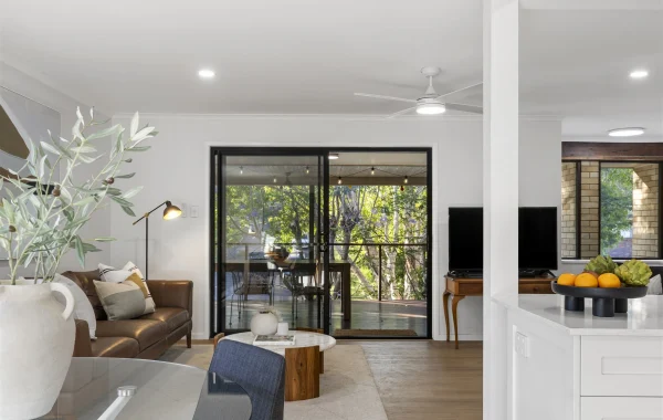 808d-H3396225-170458581__1761783073-47340-69KirikeeStreetFernyGrove-DuskPhotos24